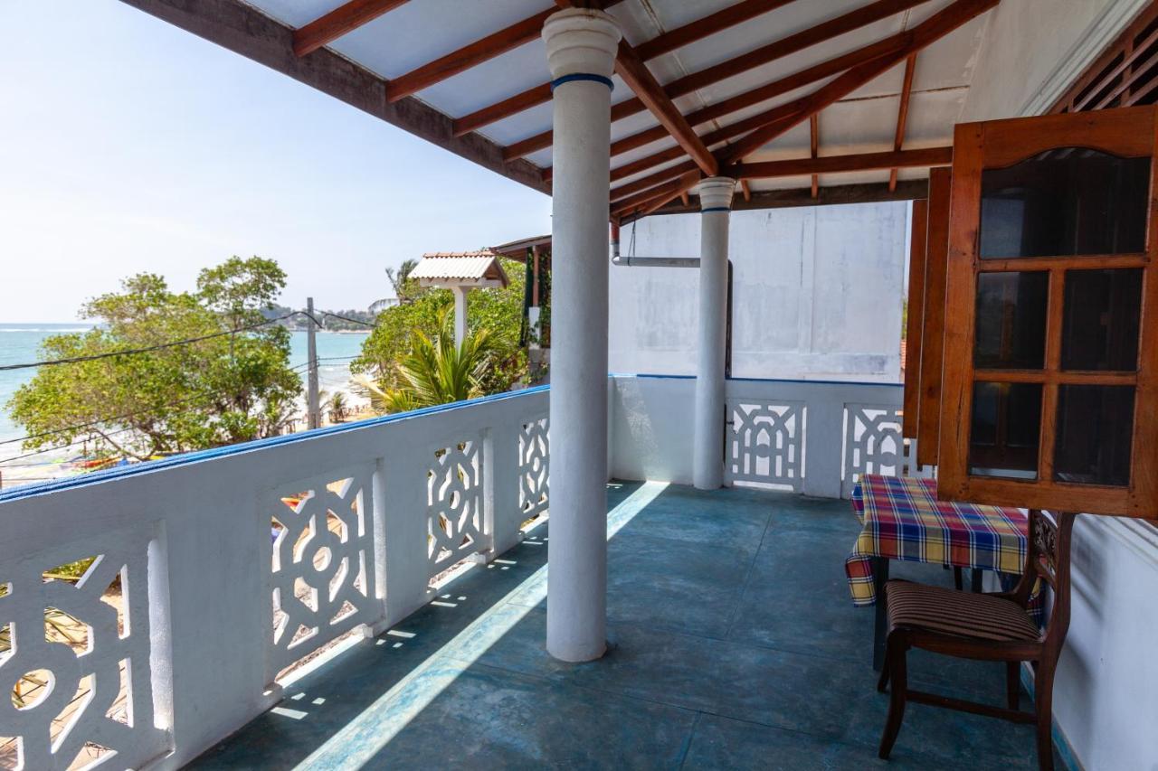 Bluewhale Beach Hotel Tangalle Dış mekan fotoğraf