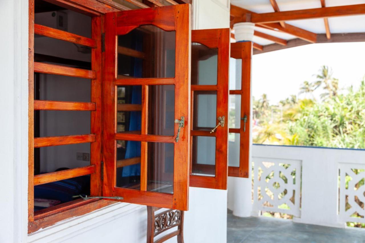 Bluewhale Beach Hotel Tangalle Dış mekan fotoğraf